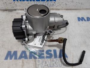 Usagé Pompe à huile Peugeot 308 CC (4B) 1.6 VTI 16V Prix € 157,50 Règlement à la marge proposé par Maresia Parts
