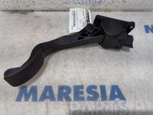Używane Czujnik polozenia pedalu gazu Peugeot 5008 I (0A/0E) 1.6 HDiF 16V Cena € 30,00 Procedura marży oferowane przez Maresia Parts