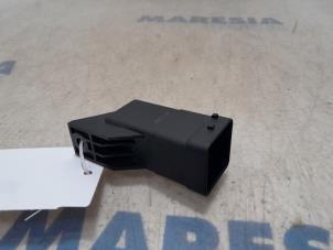 Used Glow plug relay Renault Trafic (1FL/2FL/3FL/4FL) 1.6 dCi 140 Twin Turbo Price € 18,15 Inclusive VAT offered by Maresia Parts