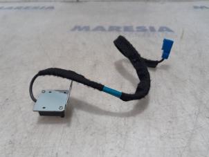 Used GPS antenna Renault Trafic (1FL/2FL/3FL/4FL) 1.6 dCi 140 Twin Turbo Price € 30,25 Inclusive VAT offered by Maresia Parts