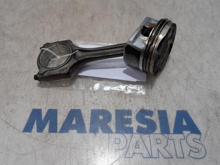 Used Piston Peugeot 207/207+ (WA/WC/WM) 1.6 16V VTi Price € 40,00 Margin scheme offered by Maresia Parts