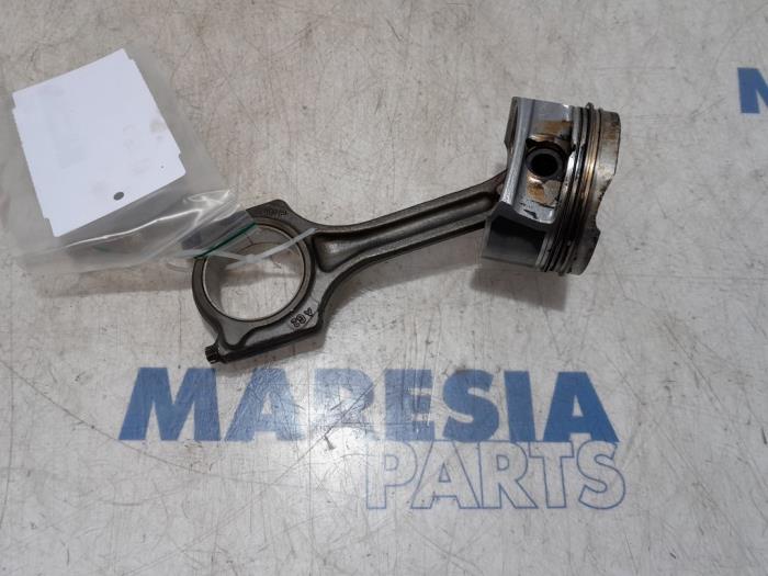 Used Piston Peugeot 207/207+ (WA/WC/WM) 1.6 16V VTi Price € 40,00 Margin scheme offered by Maresia Parts