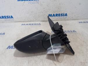 Used Wing mirror, left Renault Megane III Berline (BZ) 1.4 16V TCe 130 Price € 105,00 Margin scheme offered by Maresia Parts
