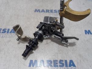 Used Gear-change mechanism Peugeot Boxer (U9) 2.0 BlueHDi 130 Price € 127,05 Inclusive VAT offered by Maresia Parts