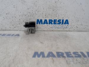 Used Cooling fan resistor Renault Clio IV Estate/Grandtour (7R) 0.9 Energy TCE 12V Price € 35,00 Margin scheme offered by Maresia Parts