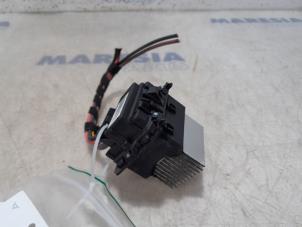 Used Heater resistor Opel Vivaro 1.6 CDTi BiTurbo 125 Price € 48,40 Inclusive VAT offered by Maresia Parts