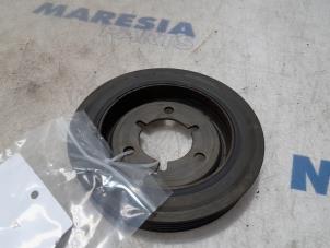 Used Crankshaft pulley Peugeot 307 CC (3B) 1.6 16V Price € 20,00 Margin scheme offered by Maresia Parts