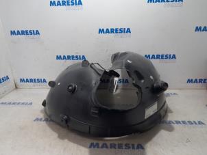 Usagé Passage de roue Citroen C4 Spacetourer (3D/3E) 1.2 12V PureTech 130 Van Prix € 25,00 Règlement à la marge proposé par Maresia Parts