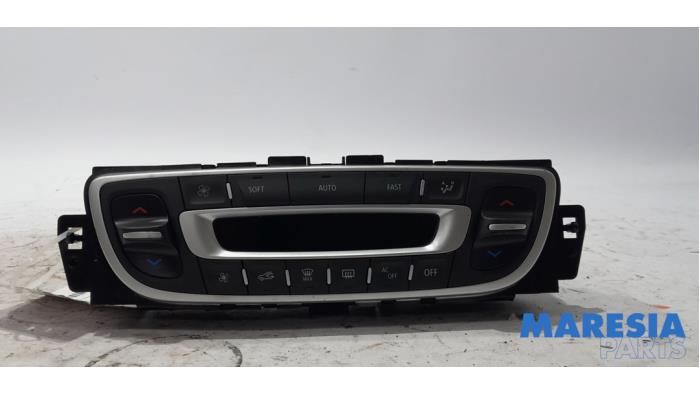 Heater control panel from a Renault Megane III Berline (BZ) 1.4 16V TCe 130 2010