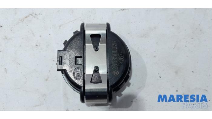 Begagnade Regnsensor Renault Megane III Berline (BZ) 1.4 16V TCe 130 Pris € 15,00 Marginaltabell erbjuds av Maresia Parts