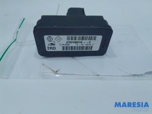 Usados Ordenadores ESP Renault Megane III Berline (BZ) 1.4 16V TCe 130 Precio € 19,50 Norma de margen ofrecido por Maresia Parts