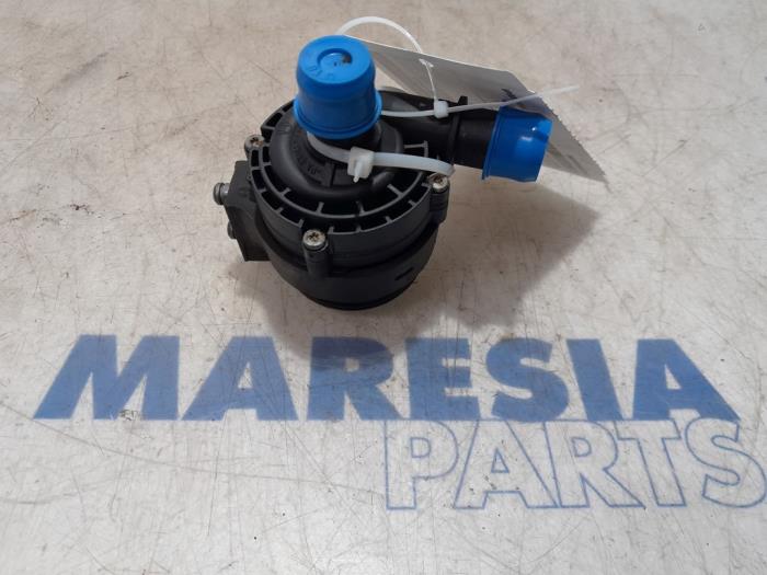 Begagnade Vattenpump Renault Megane III Berline (BZ) 1.4 16V TCe 130 Pris € 25,00 Marginaltabell erbjuds av Maresia Parts