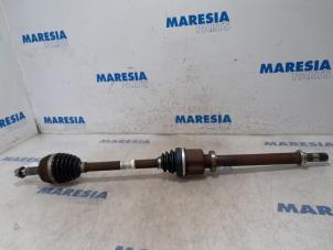 Used Front drive shaft, right Renault Megane III Berline (BZ) 1.4 16V TCe 130 Price € 65,00 Margin scheme offered by Maresia Parts