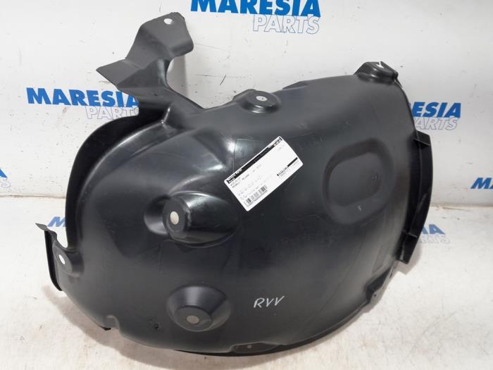 Używane Nadkole Renault Megane III Berline (BZ) 1.4 16V TCe 130 Cena € 25,00 Procedura marży oferowane przez Maresia Parts