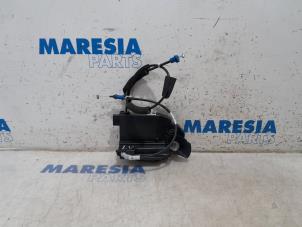 Gebrauchte Türschlossmechanik 4-türig links vorne Citroen C4 Spacetourer (3D/3E) 1.2 12V PureTech 130 Van Preis € 50,00 Margenregelung angeboten von Maresia Parts