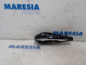 Używane Uchwyt drzwi lewych tylnych wersja 4-drzwiowa Citroen C4 Spacetourer (3D/3E) 1.2 12V PureTech 130 Van Cena € 50,00 Procedura marży oferowane przez Maresia Parts