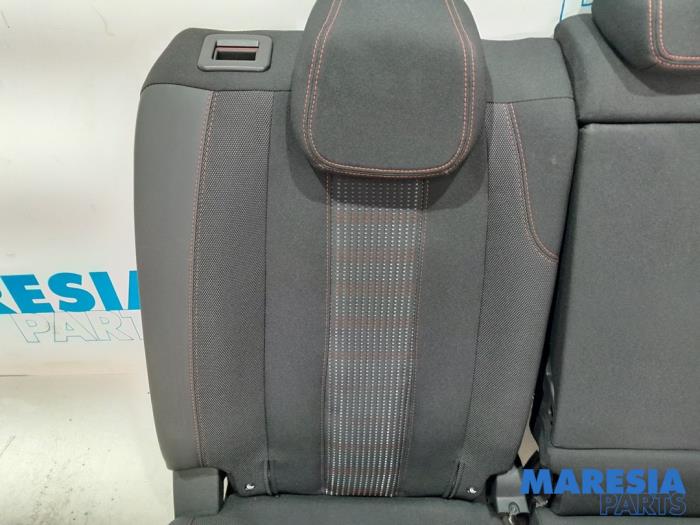 Rear bench seat from a Peugeot 308 SW (L4/L9/LC/LJ/LR) 2.0 BlueHDi 150 16V 2016