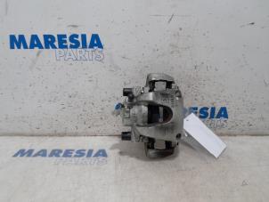 Used Front brake calliper, left Renault Clio IV (5R) 0.9 Energy TCE 90 12V Price € 75,00 Margin scheme offered by Maresia Parts