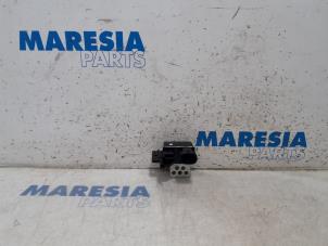 Used Cooling fan resistor Renault Clio IV (5R) 0.9 Energy TCE 90 12V Price € 40,00 Margin scheme offered by Maresia Parts