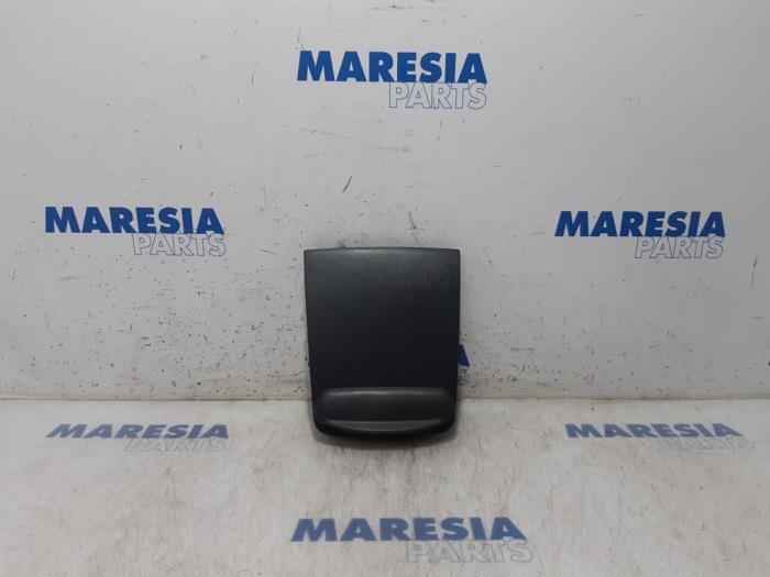 Begagnade Handskfack Citroen Jumper (U9) 2.2 HDi 100 Pris € 60,50 Inklusive moms erbjuds av Maresia Parts