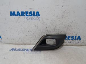 Used Fog light cover plate, right Renault Clio IV (5R) 0.9 Energy TCE 90 12V Price € 40,00 Margin scheme offered by Maresia Parts