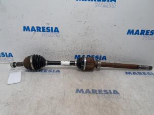 Used Front drive shaft, right Peugeot 308 SW (L4/L9/LC/LJ/LR) 2.0 BlueHDi 150 16V Price € 105,00 Margin scheme offered by Maresia Parts