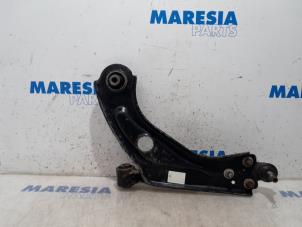 Usagé Bras de suspension bas avant gauche Peugeot 308 SW (L4/L9/LC/LJ/LR) 2.0 BlueHDi 150 16V Prix € 30,00 Règlement à la marge proposé par Maresia Parts