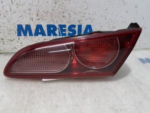 Usados Luz trasera derecha Alfa Romeo 159 (939AX) 1.9 JTS 16V Precio € 30,00 Norma de margen ofrecido por Maresia Parts
