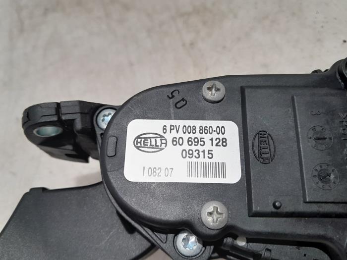 Throttle pedal position sensor Alfa Romeo 159 1.9 JTS 16V - 03915 ...