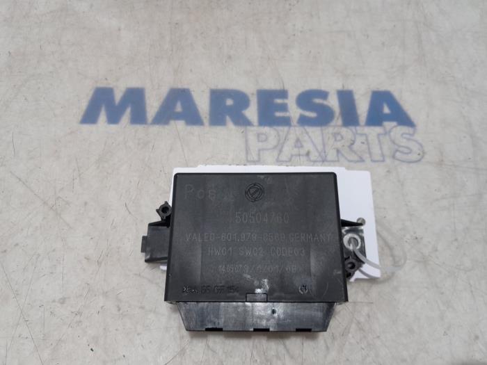Begagnade PDC-modul Alfa Romeo 159 (939AX) 1.9 JTS 16V Pris € 50,00 Marginaltabell erbjuds av Maresia Parts
