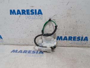Used Rear door mechanism 4-door, right Alfa Romeo 159 (939AX) 1.9 JTS 16V Price € 35,00 Margin scheme offered by Maresia Parts
