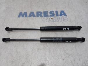 Used Set of tailgate gas struts Alfa Romeo 159 (939AX) 1.9 JTS 16V Price € 15,00 Margin scheme offered by Maresia Parts