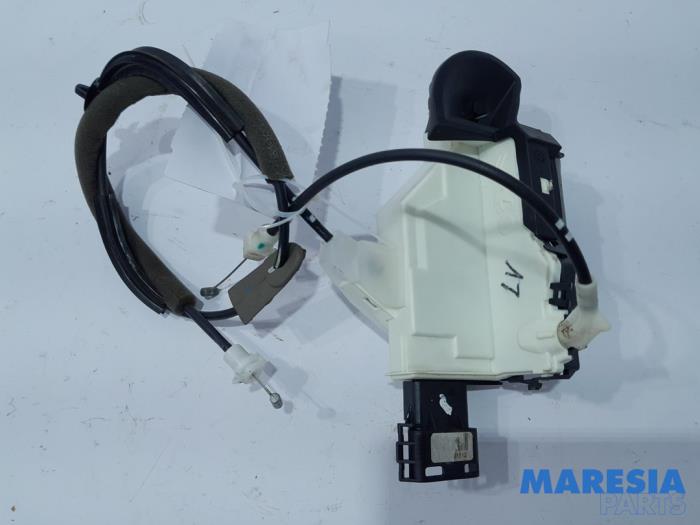 Begagnade Dörrlåsmekanism, 2-dörrars, vänster Citroen DS3 (SA) 1.6 e-HDi Pris € 25,00 Marginaltabell erbjuds av Maresia Parts