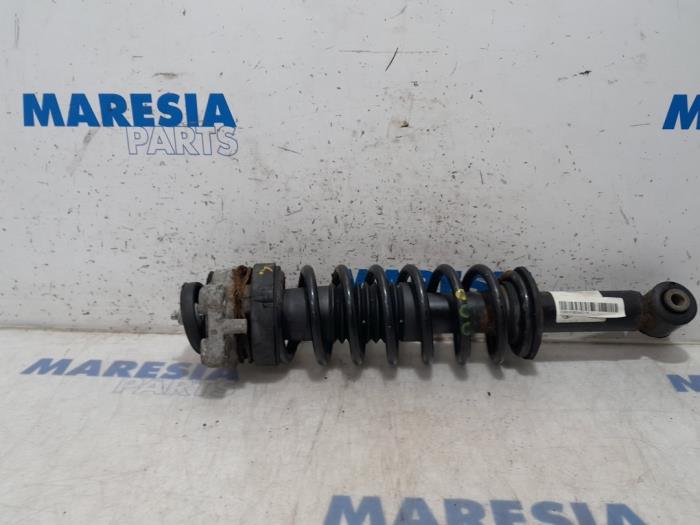 Rear shock absorber rod, left from a Alfa Romeo 159 (939AX) 1.9 JTS 16V 2007