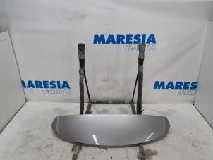 Used Spoiler tailgate Renault Zoé (AG) 65kW Price € 75,00 Margin scheme offered by Maresia Parts