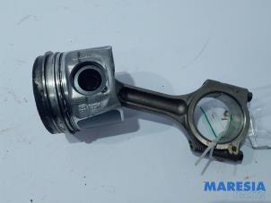 Used Piston Opel Vivaro 1.6 CDTi BiTurbo 125 Price € 158,81 Inclusive VAT offered by Maresia Parts