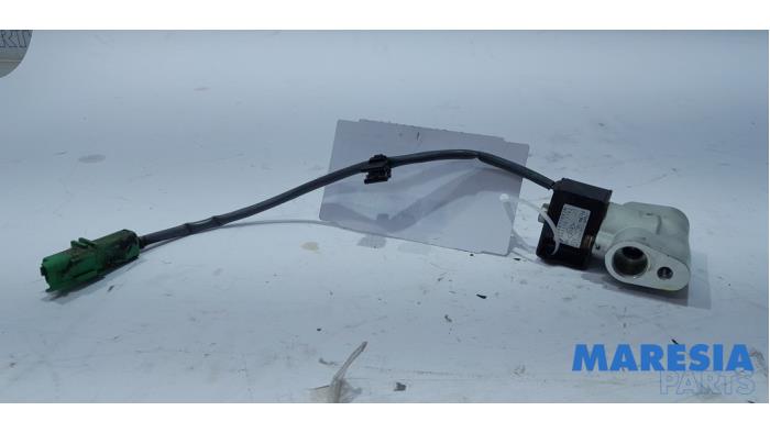 Begagnade Trycksensor, luftkonditionering Renault Zoé (AG) 46kW Pris € 40,00 Marginaltabell erbjuds av Maresia Parts