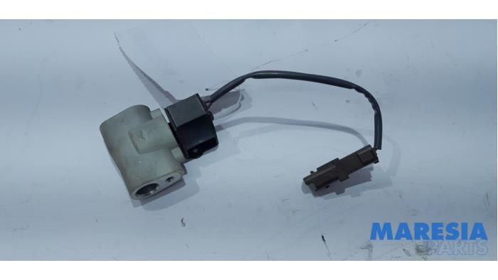 Begagnade Trycksensor, luftkonditionering Renault Zoé (AG) 46kW Pris € 40,00 Marginaltabell erbjuds av Maresia Parts