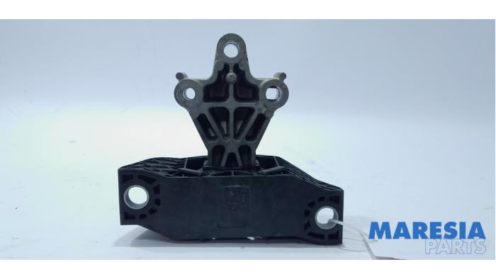Used Engine mount Renault Zoé (AG) 46kW Price € 50,00 Margin scheme offered by Maresia Parts