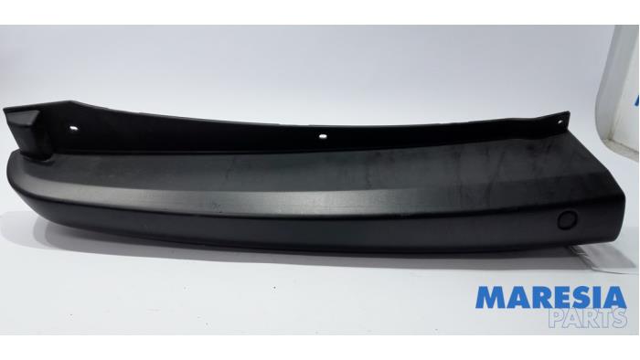 Gebrauchte Abdeckplatte sonstige Opel Vivaro 1.6 CDTi BiTurbo 125 Preis € 50,00 Margenregelung angeboten von Maresia Parts