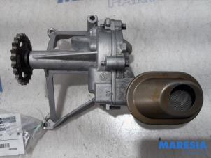 Używane Pompa oleju Peugeot 508 SW (8E/8U) 2.0 RXH HYbrid4 16V Cena € 105,00 Procedura marży oferowane przez Maresia Parts
