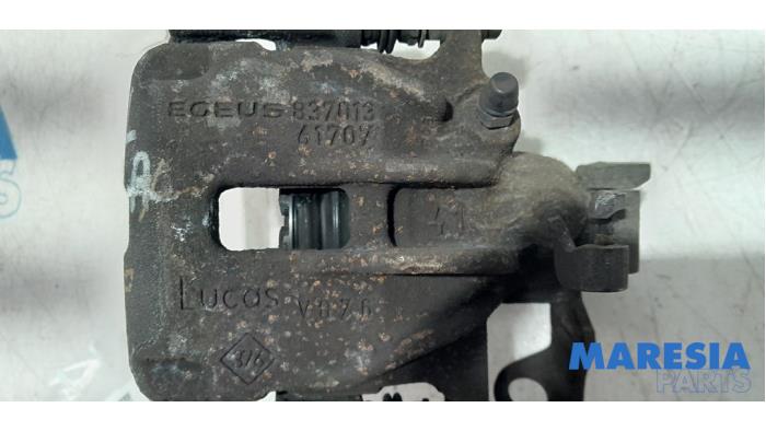 Rear brake calliper, left from a Opel Vivaro 1.6 CDTi BiTurbo 125 2017