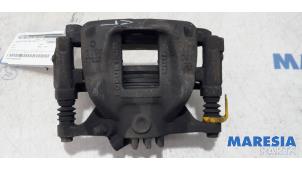 Used Front brake calliper, left Opel Vivaro 1.6 CDTi BiTurbo 125 Price € 42,35 Inclusive VAT offered by Maresia Parts