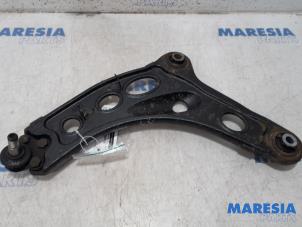 Used Front lower wishbone, left Opel Vivaro 1.6 CDTi BiTurbo 125 Price € 48,40 Inclusive VAT offered by Maresia Parts