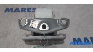 Used Tailgate hinge Opel Vivaro 1.6 CDTi BiTurbo 125 Price € 54,45 Inclusive VAT offered by Maresia Parts