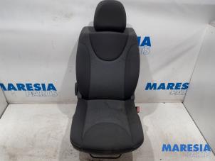 Używane Fotel prawy Citroen Jumpy (G9) 2.0 HDiF 16V 125 Cena € 285,86 Z VAT oferowane przez Maresia Parts