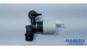 Used Windscreen washer pump Peugeot 308 SW (L4/L9/LC/LJ/LR) 2.0 BlueHDi 150 16V Price € 10,00 Margin scheme offered by Maresia Parts