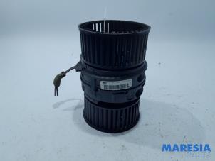 Used Heating and ventilation fan motor Opel Vivaro 1.6 CDTi BiTurbo 125 Price € 72,60 Inclusive VAT offered by Maresia Parts