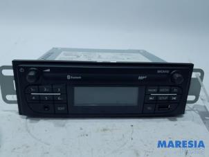 Gebrauchte Radio Opel Vivaro 1.6 CDTi BiTurbo 125 Preis € 190,58 Mit Mehrwertsteuer angeboten von Maresia Parts