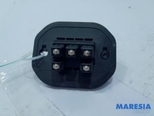 Used Sliding door switch Opel Vivaro 1.6 CDTi BiTurbo 125 Price € 18,15 Inclusive VAT offered by Maresia Parts